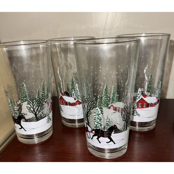 Vintage Winter Snow Red Log Cabin Sleigh Christmas Glasses Set Of 4 - Picture 3 of 7